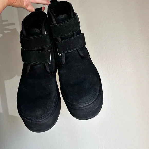 EXCELLENT condition black platform suede Neumel Uggs - Picture 4 of 9